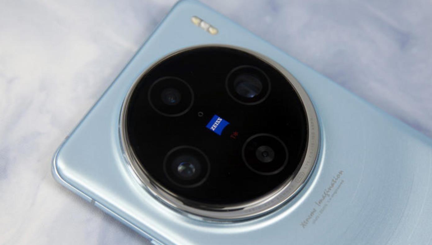 vivo X100 Ultra疑似曝光：旗舰影像升级，或本月亮相