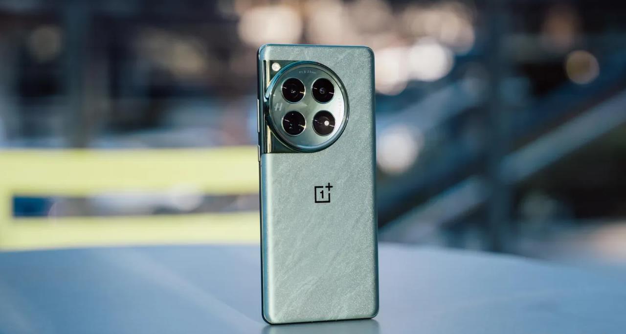 OnePlus 12及12R美国官网限时优惠：购新机送耳塞及手表折扣，多平台火热进行