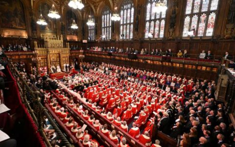 英国禁烟令通过：禁止向2009年后出生者售烟，新西兰曾尝试未果