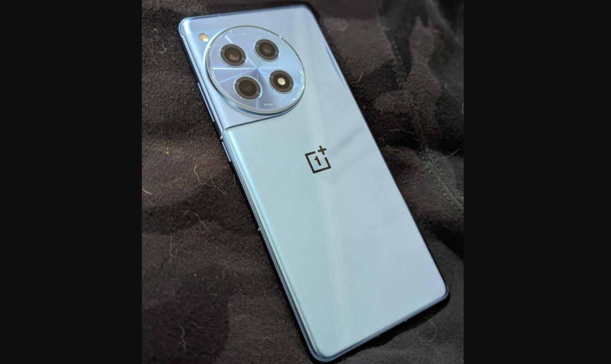 OnePlus 12R 256GB铁灰色版美国Best Buy限时优惠：直降70美元，仅售529.99美元