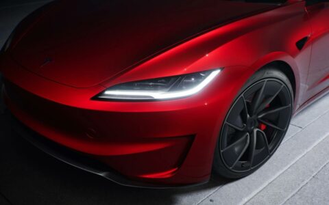 特斯拉Model 3 Performance怎么样？特斯拉高性能电动新标杆