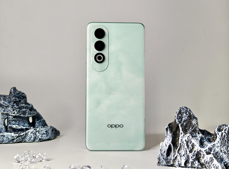 实测OPPO K12：打造“百瓦闪充”新王者