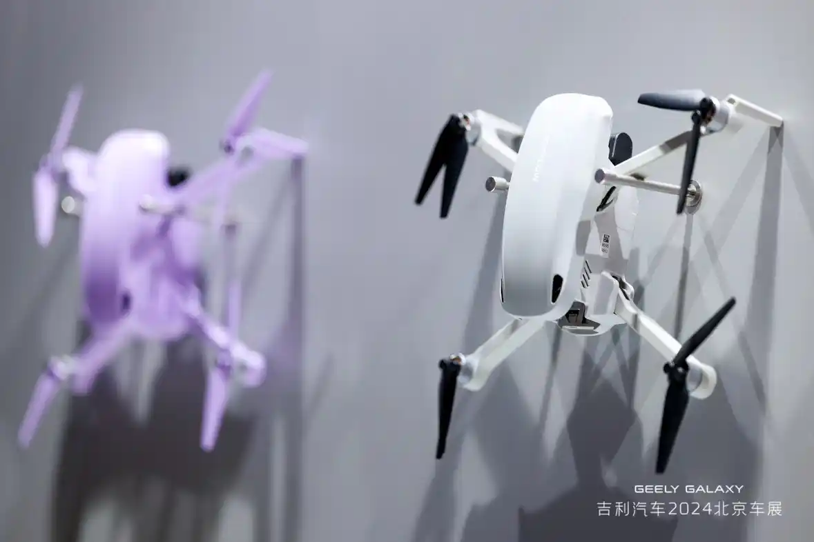 吉利互酷科技携手银河E8亮相北京车展，引领智能出行新潮流