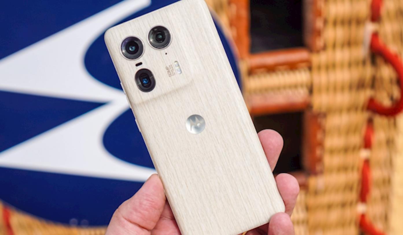 摩托罗拉moto Edge 50 Ultra图赏，赋予手机自然质朴之美