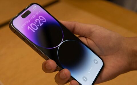 苹果警告iphone充电切勿置于枕头或毯子下，防范火灾风险