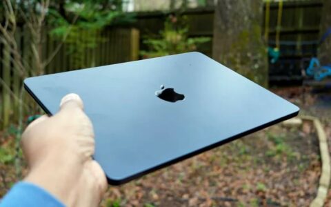 苹果新款M3 MacBook Air美国亚马逊降价，独家优惠110美元至989美元