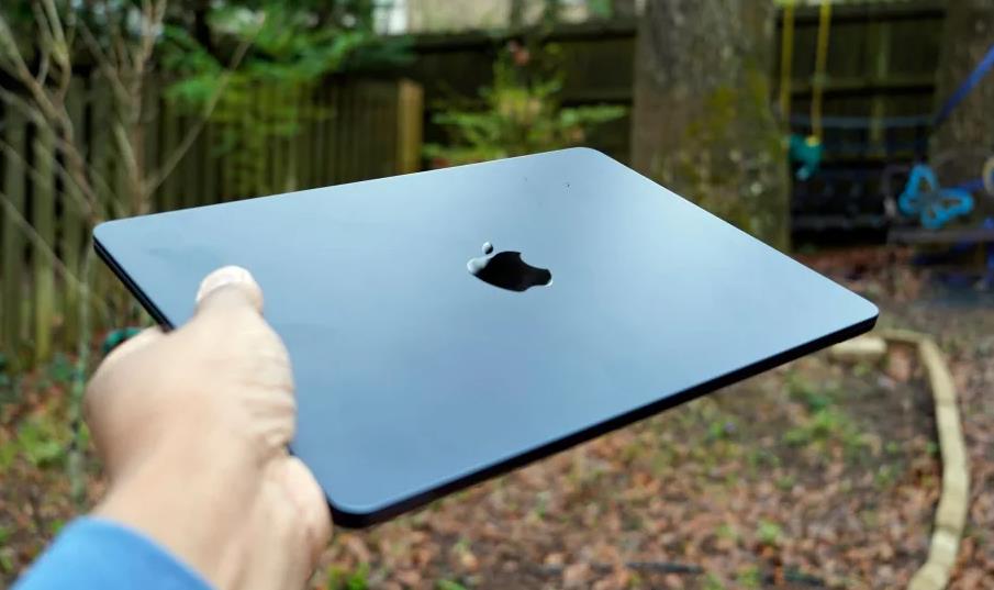 苹果新款M3 MacBook Air美国亚马逊降价，独家优惠110美元至989美元