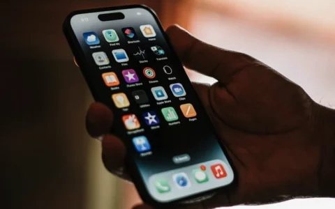 AT&T、Verizon 和 Sprint 、T-Mobile因非法出售客户位置信息  被FCC罚款1.96亿美元