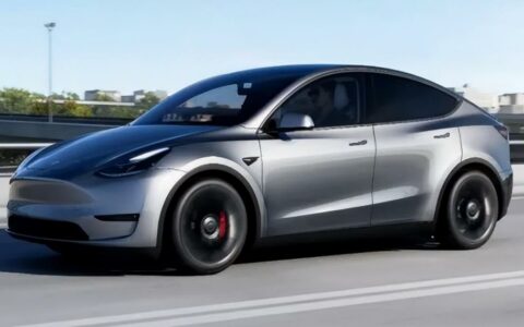 马斯克：特斯拉Model Y标准版续航提升至320英里