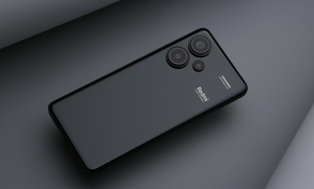 Redmi Note 13 VS Infinix Note 40 Pro：中端霸主之争，谁将更胜一筹？