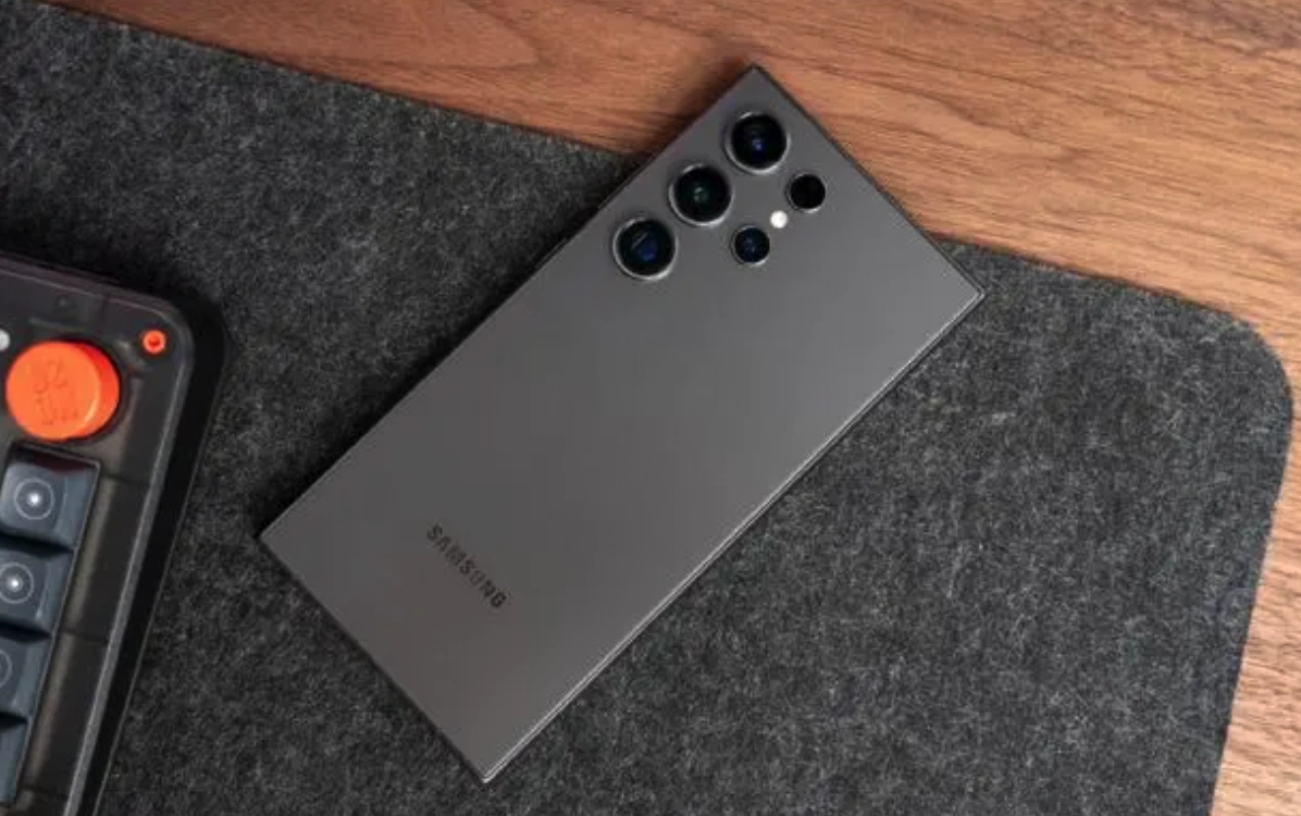 三星Galaxy S24 Ultra上手体验评测   AI时代的手机新标杆