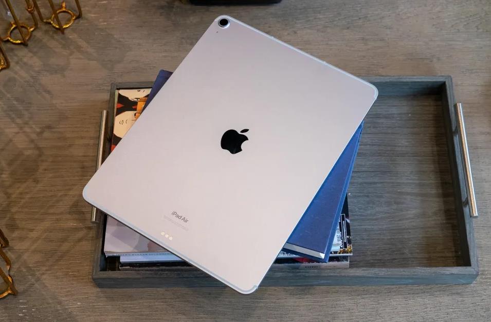 苹果iPad Air 2024评测：大尺寸下的轻量升级，值得一试的“非专业”选择