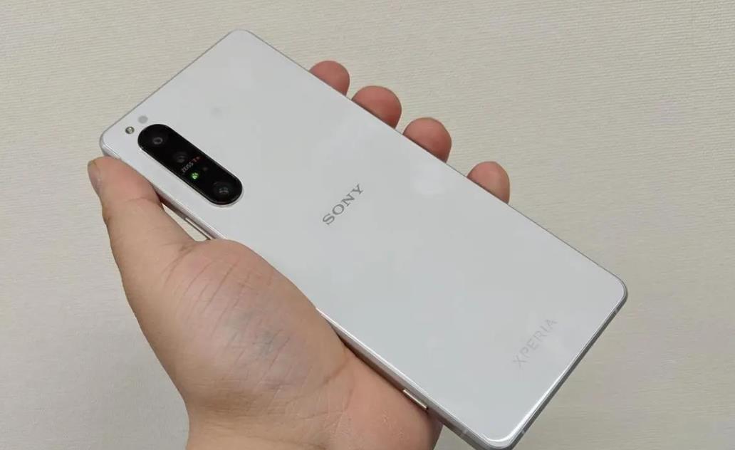 索尼Xperia 1 VI使用感受：手感、性能与整体体验的五星之旅