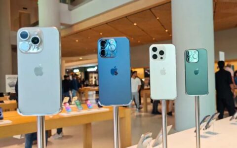 苹果iPhone 16新配色传闻：玫瑰钛或将取代蓝钛，白色回归