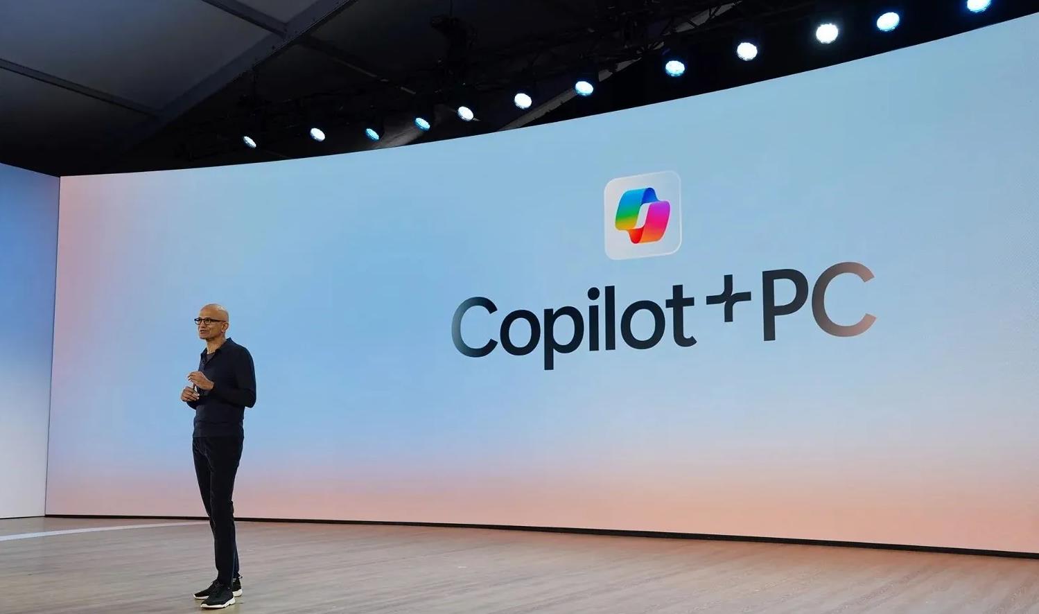 微软发布“Copilot+ PC”，性能超越苹果M3 MacBook Air 58%