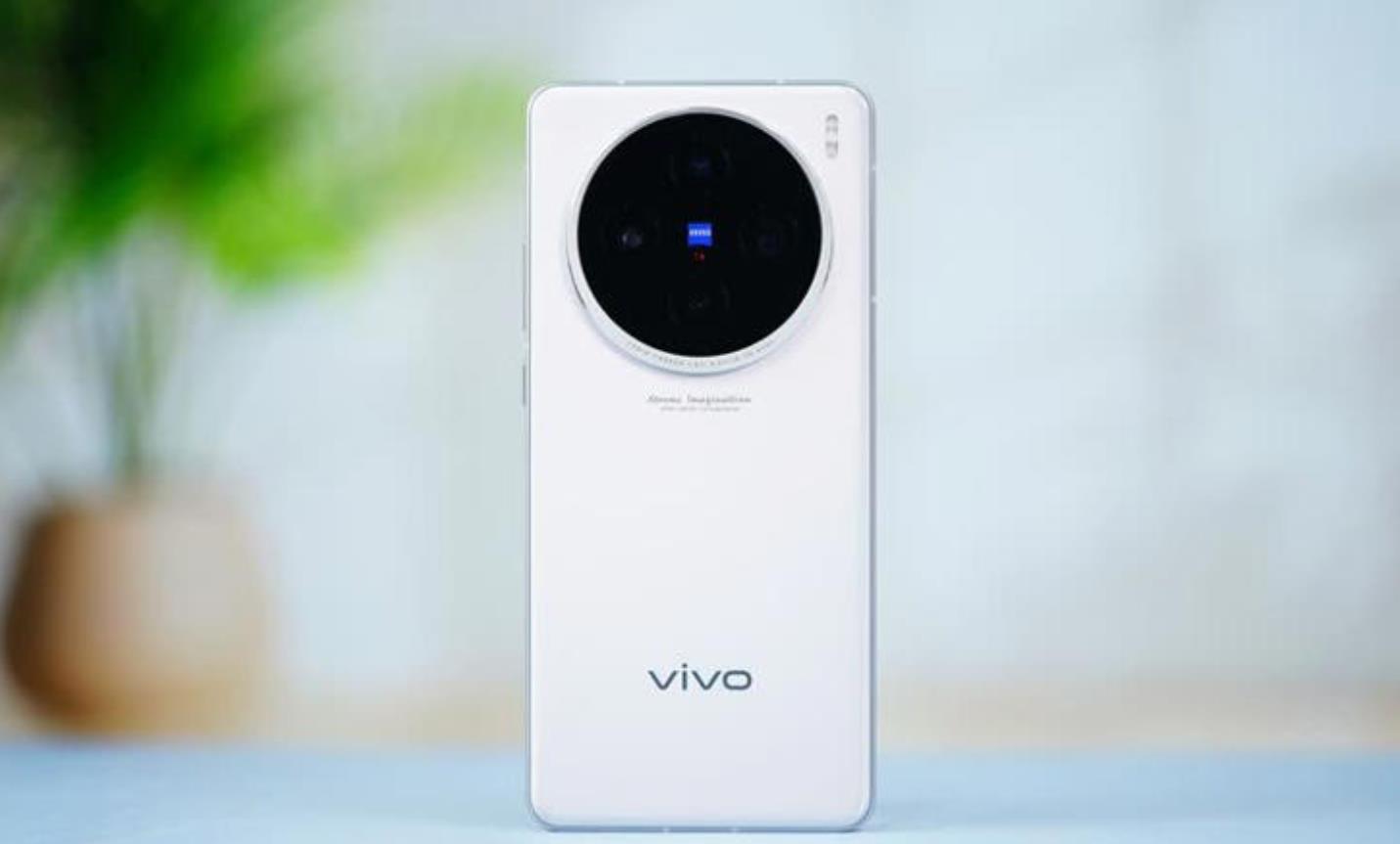 vivo X100s评测：纤薄机身内的性能与影像新标杆