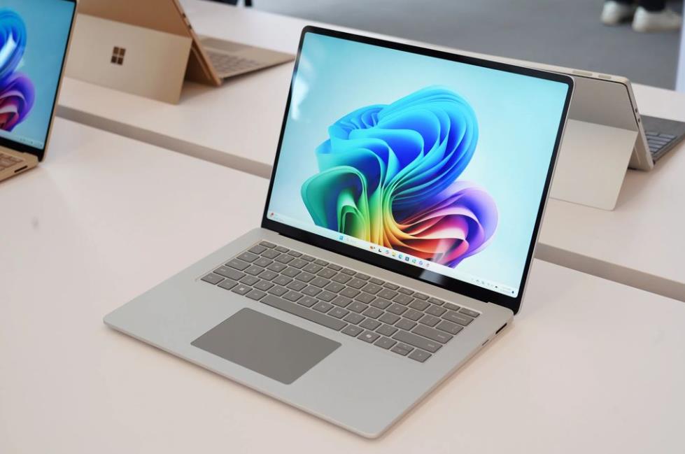 Surface Pro VS iPad Pro：哪款更值得你购买？