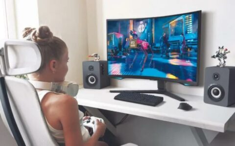 三星奥德赛Neo G7 4K UHD曲面游戏显示器官网限时特惠：仅售599.99美元！