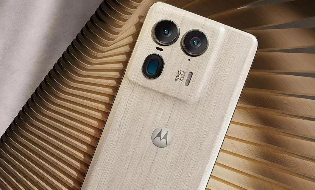 摩托罗拉moto X50 Ultra深度体验：实木机身下的科技与艺术交融
