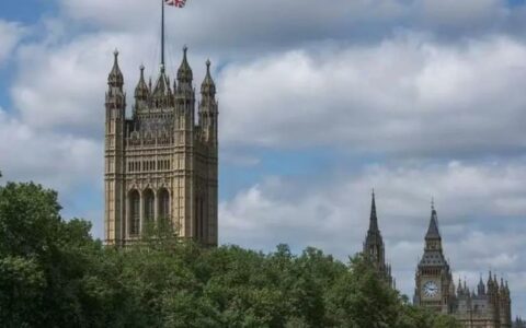 英国议会宣布正式解散，大选竞选活动启动