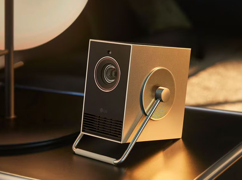 科技赋能美好生活，LG CineBeam Q便携投影仪尽享高品质影音生活