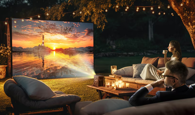 科技赋能美好生活，LG CineBeam Q便携投影仪尽享高品质影音生活