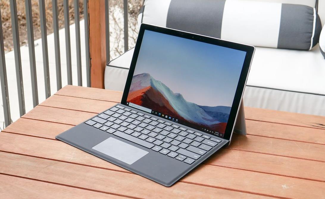 微软推出Surface Pro 7+固件更新，解决存储空间不足导致的摄像头性能问题