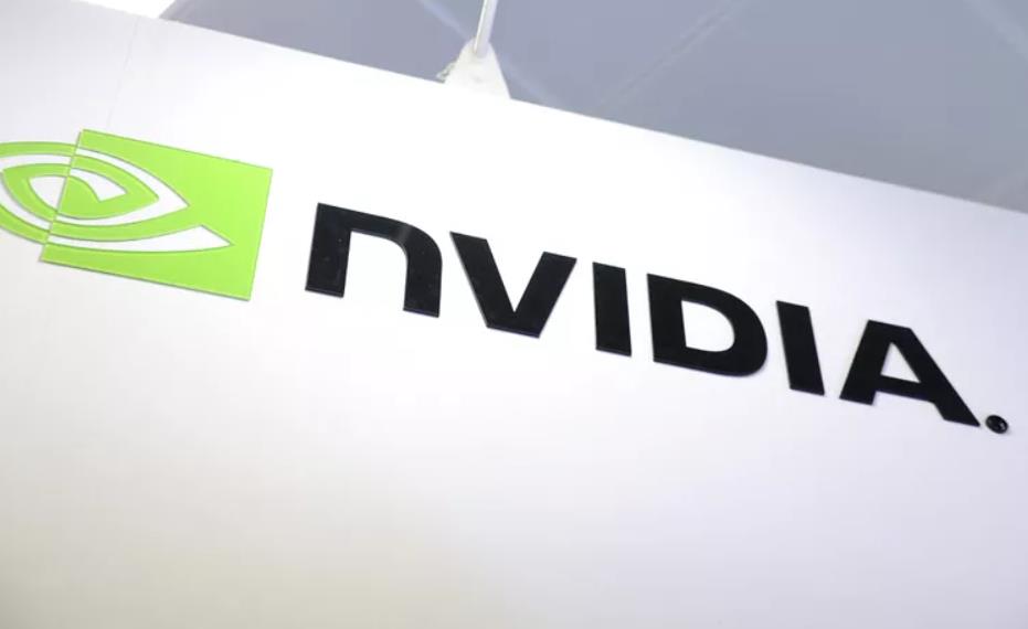 英伟达（NVDA）股票分割引发市场关注，股价创历史新高