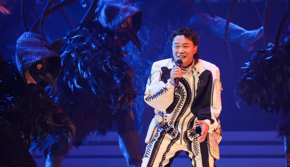 陈奕迅意外中暑休克，下巴骨裂缝30针！重庆演唱会延期至明年