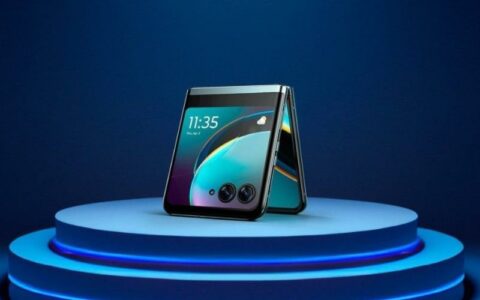 摩托罗拉razr 50 Ultra宣传视频公布：IPX8 防水与Moto AI成为新亮点