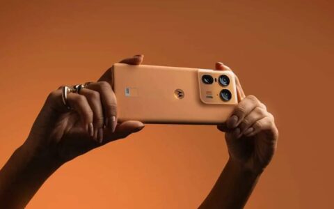 moto X50 Ultra评测：木纹后盖的经典回归与AI影像的崭新篇章