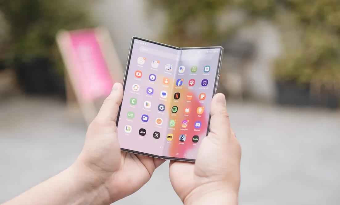 三星Galaxy Z Fold 6 vs OnePlus Open：折叠屏王座之争，谁将更胜一筹？