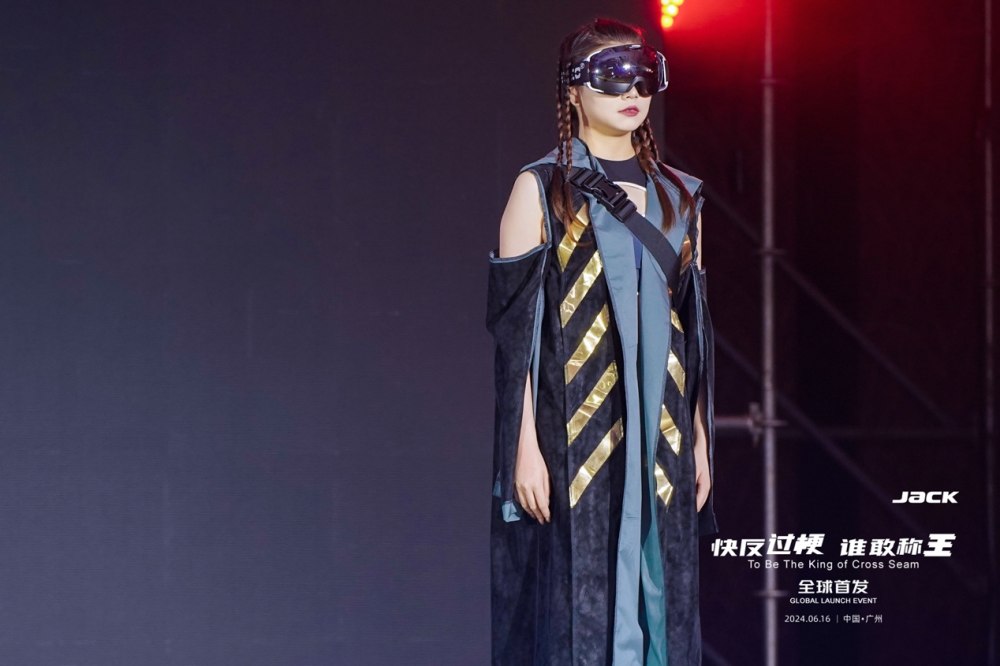 杰克过梗王正式亮相，或将引领2025年服装设计新趋势！