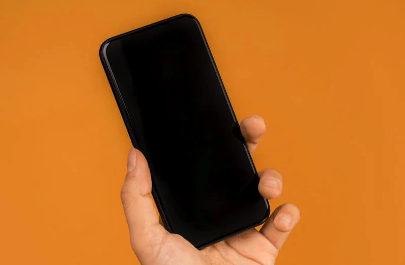 苹果 iPhone 17 将不会使用可节省空间的新型主板材料  iPhone 18有望采用