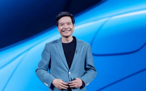 研究雷军IP卖课割韭菜的被打脸了，小米董事长雷军回应“泼天的流量”自己也有点晕