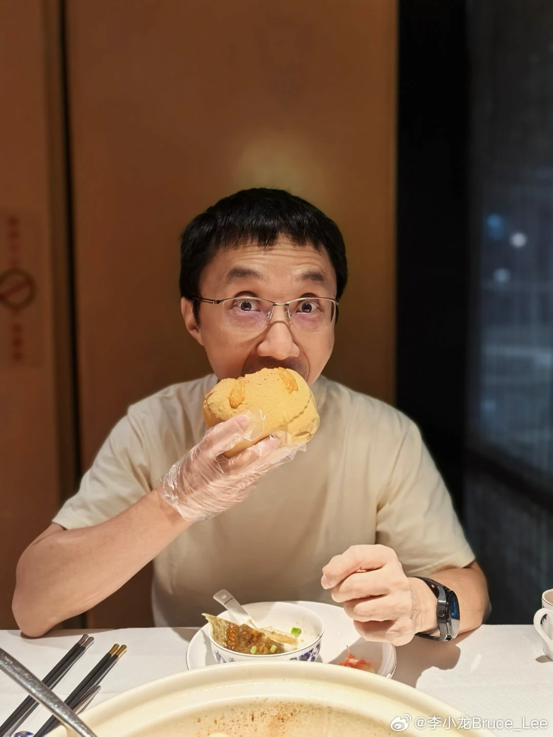 华为Pura 70 Pro+和Pura 70 Ultra上线AI扩图功能 华为终端BG CTO李小龙微博晒图
