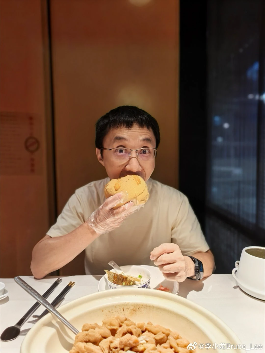 华为Pura 70 Pro+和Pura 70 Ultra上线AI扩图功能 华为终端BG CTO李小龙微博晒图
