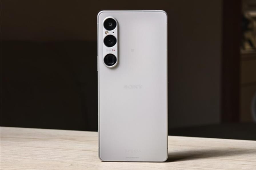 索尼Xperia 1 VII外观曝光：颠覆性横向摄像头设计引领新潮流
