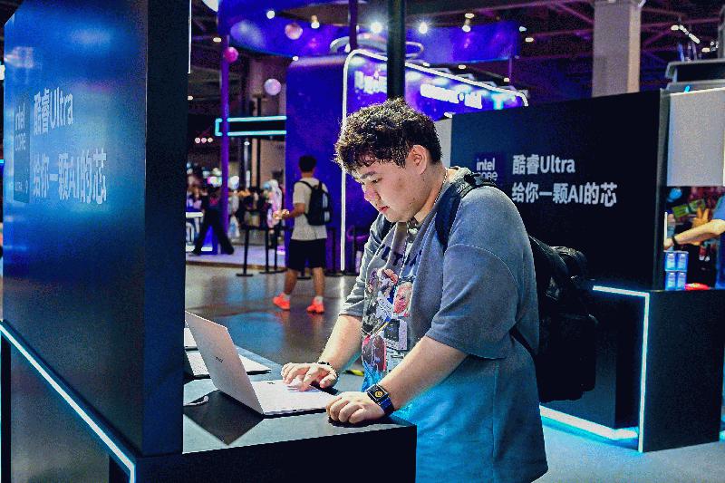 荣耀AI PC全家桶来袭！荣耀MagicBook Art 14及多款产品亮相ChinaJoy