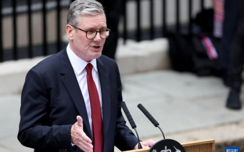 英国首相办公室发表声明：英国已"破产"！