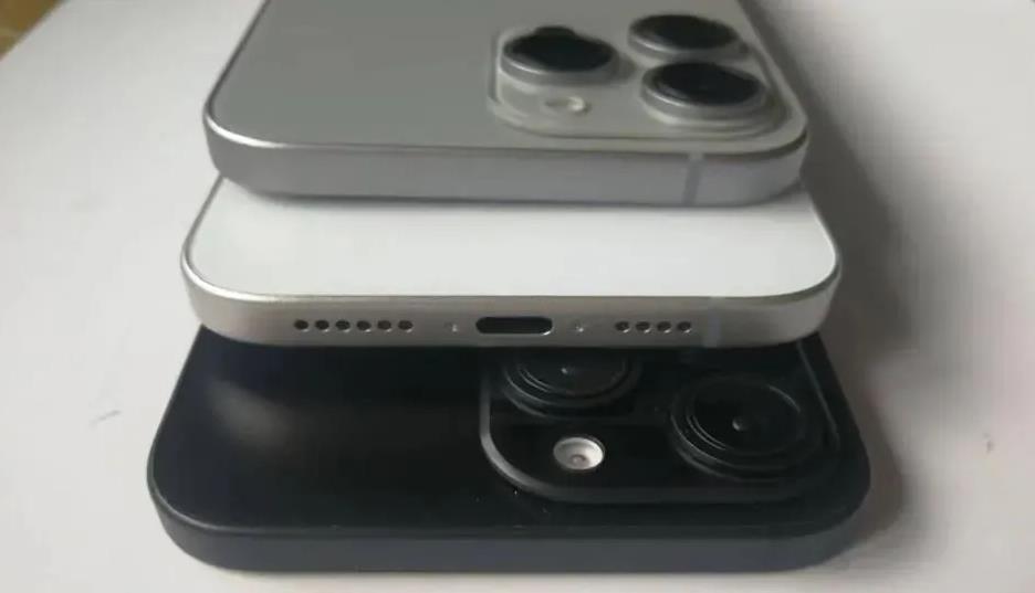 iPhone 16 Pro机模曝光：三种颜色亮相，新增侧面拍照按钮