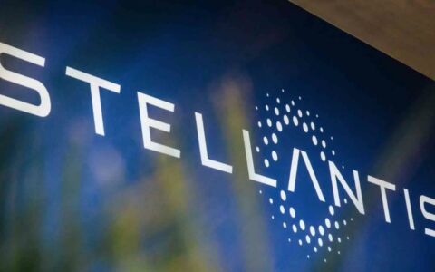 全球第四大汽车集团Stellantis开始裁员，以应对电动化转型挑战