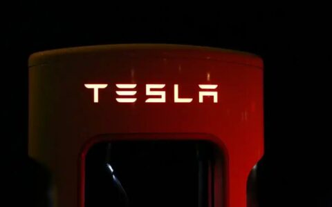 消息称特斯拉V4超级充电桩测试突破300kW充电功率
