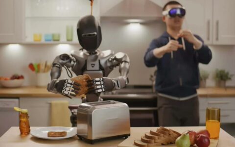 英伟达携手苹果Vision Pro开发人形机器人
