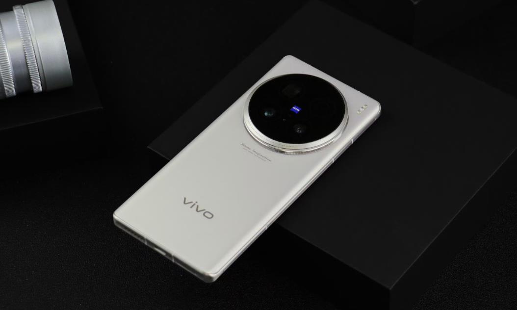 vivo X100 Ultra评测：影像新标杆，全能Ultra级旗舰新体验