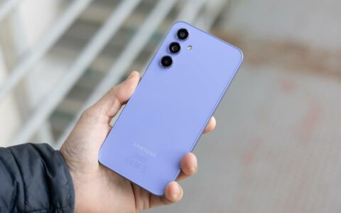 三星Galaxy A51 vs Galaxy A55：中端市场双雄的巅峰对决