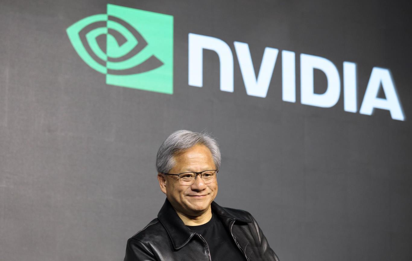 英伟达CEO黄仁勋8月连续抛售股票，套现数亿元