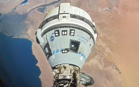 NASA推迟决定滞留太空宇航员返回计划，或转向SpaceX飞船