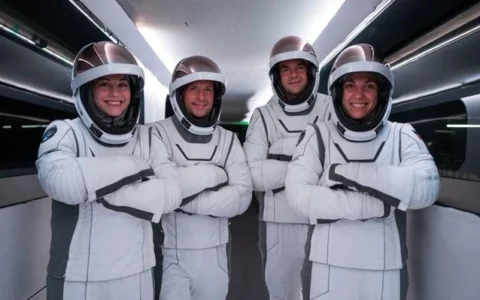 首次人类商业太空行走倒计时，SpaceX飞船拟周二升空