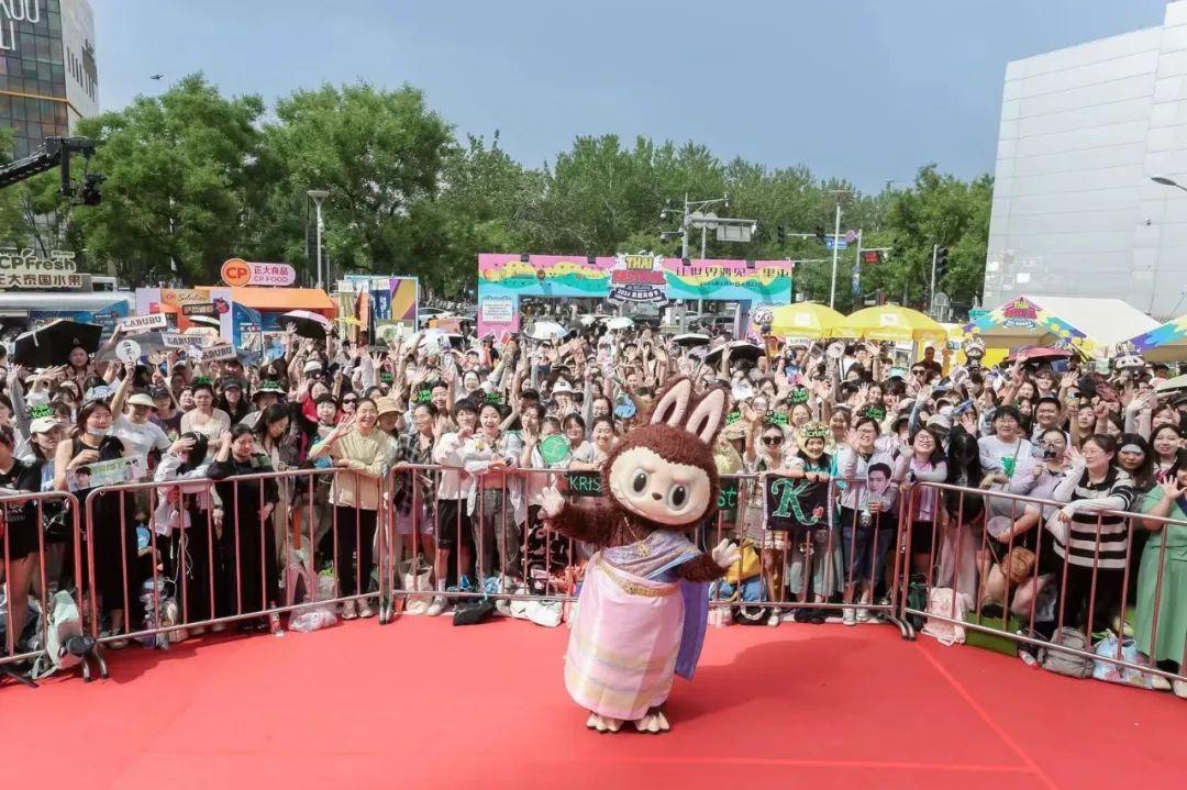 海外营收占比预超50%，王宁再造一个泡泡玛特